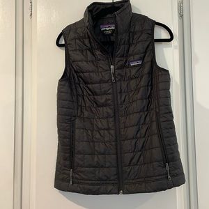 Patagonia women’s nano puff vest size medium